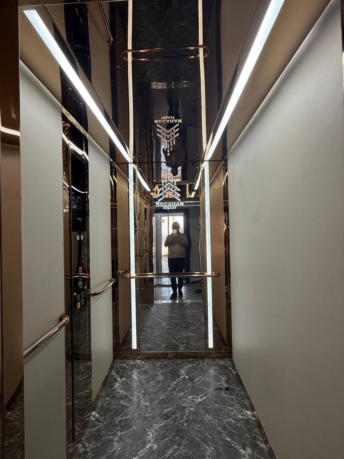 Photo of Cartagena's cathedral at the background and some colonial style houses